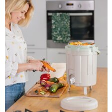 EDA Komposteimer BOKASHI 8 Liter kalkfarben / mandel